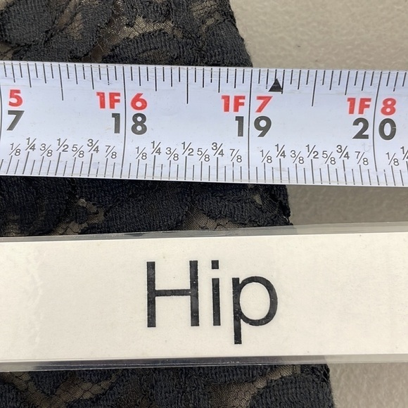 Misha Nonoo Mini Skirt Cream Black Lace Size 0 XS - Picture 12 of 13